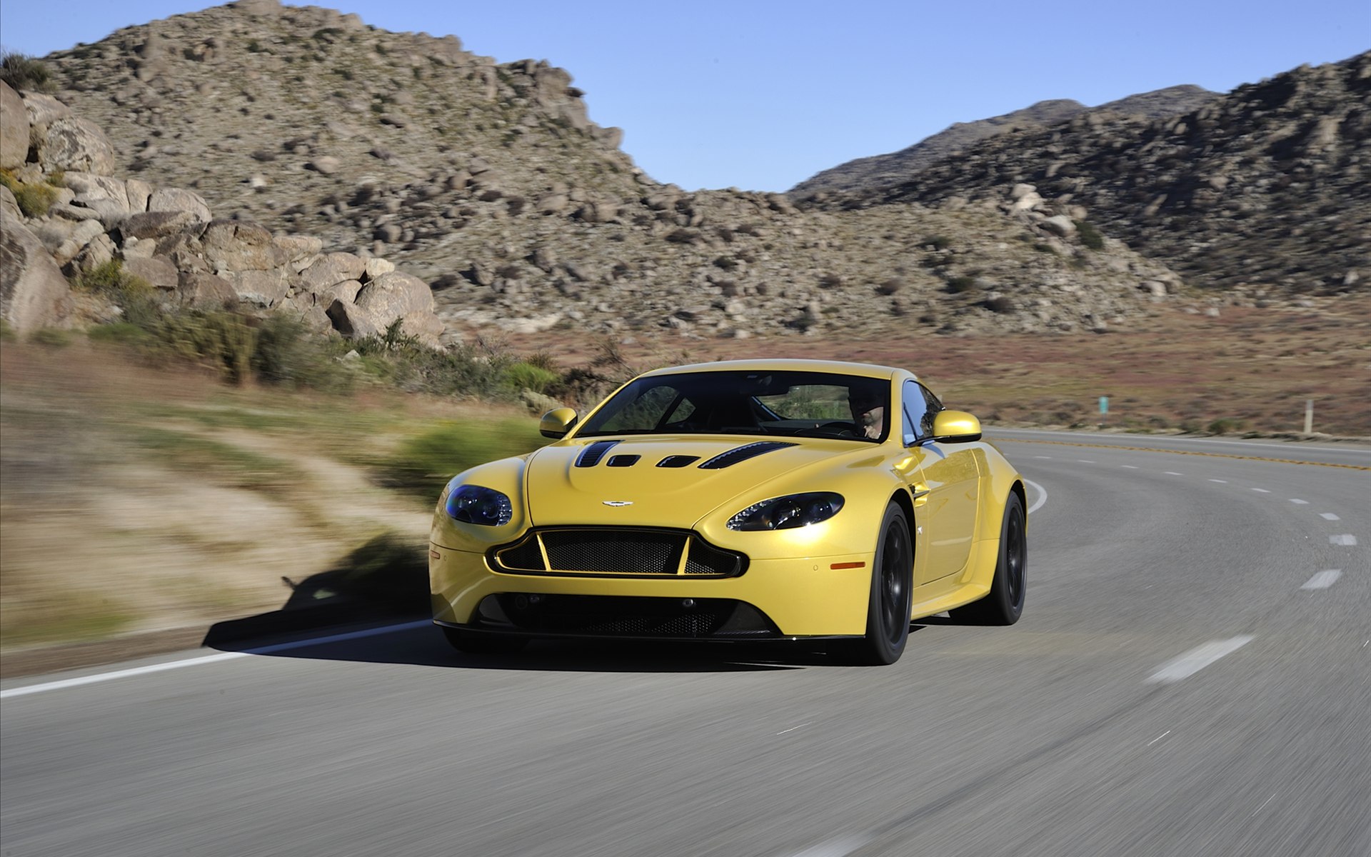 Aston Martin V12 Vantage S 2014